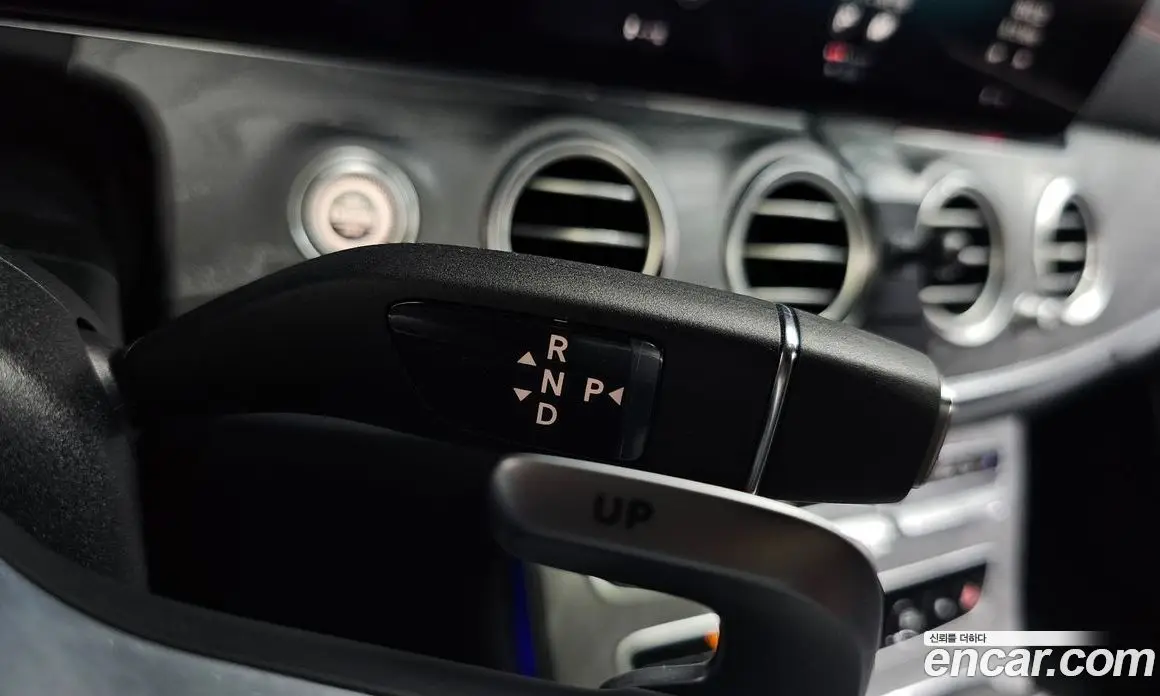 Mercedes-Benz E-Class 2023 3.0 гидро, фото 11