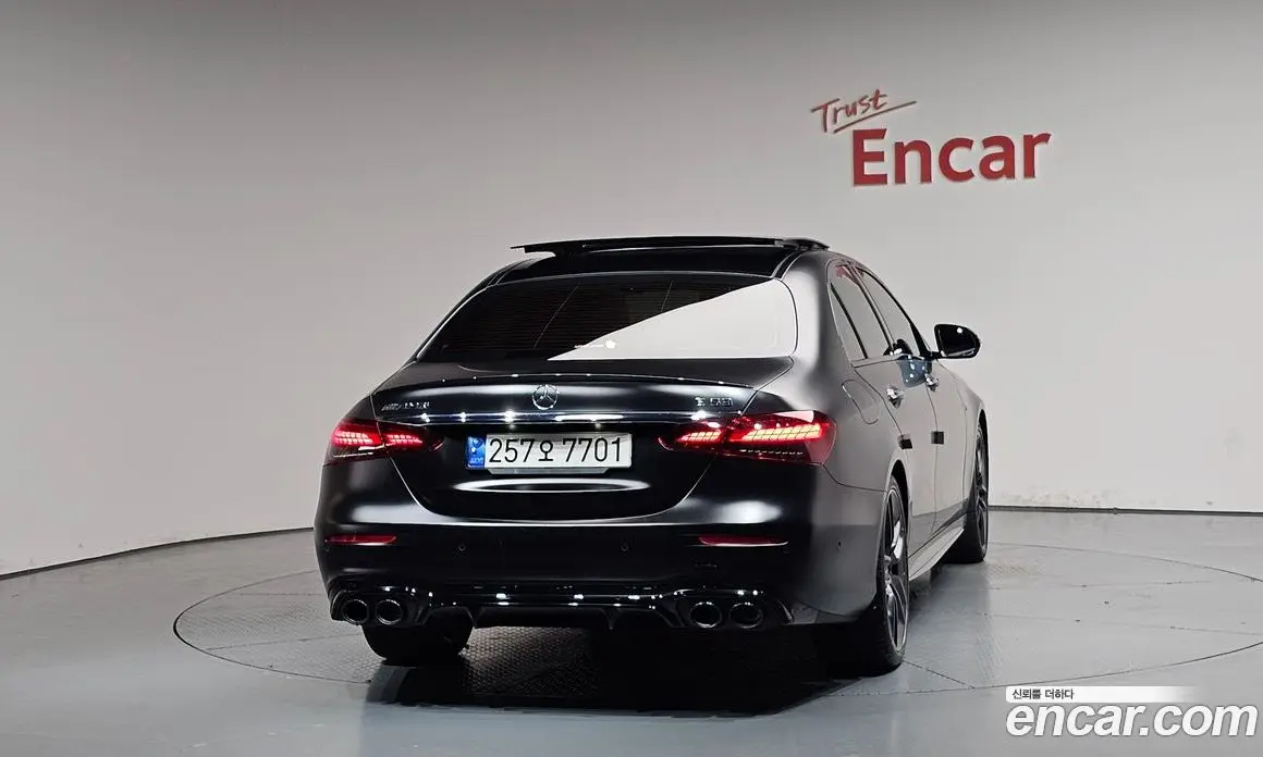 Mercedes-Benz E-Class 2023 3.0 гидро, фото 3