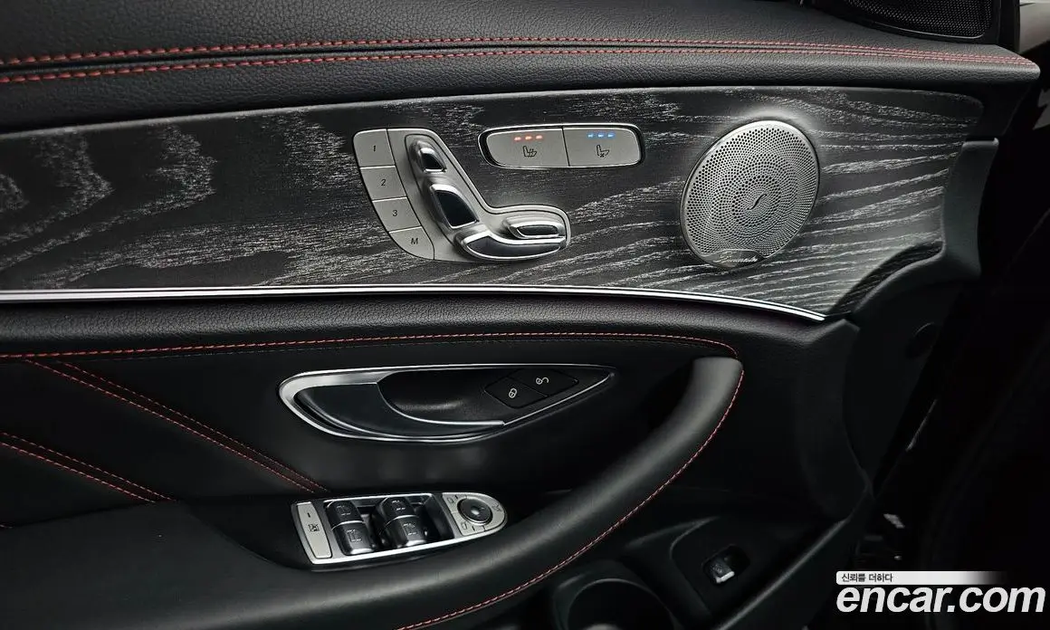 Mercedes-Benz E-Class 2023 3.0 гидро, фото 32