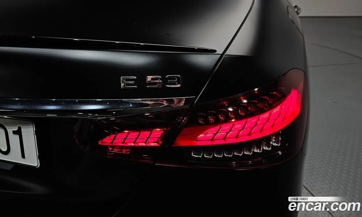 Mercedes-Benz E-Class 2023 3.0 гидро, фото 8