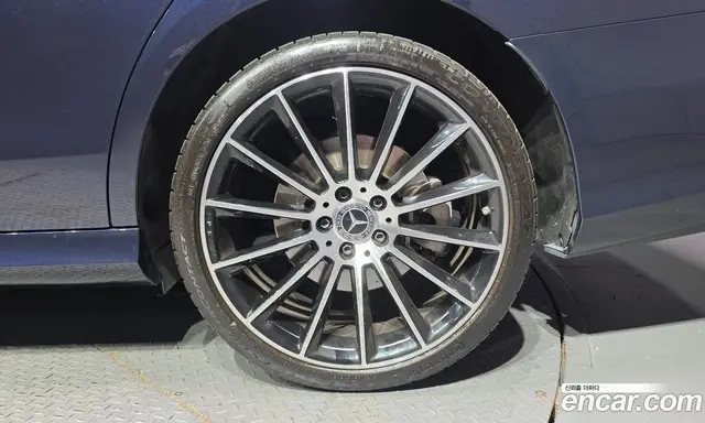Mercedes-Benz E-Class 2023 2.0 гидро, миниатюра 6 Mercedes-Benz E-Class 2023 2.0 гидро, миниатюра 6