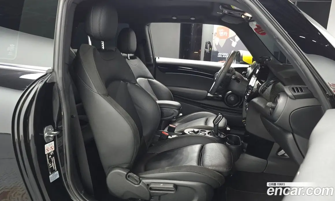 Mini Cooper 2023 автомат (гидро), фото 12