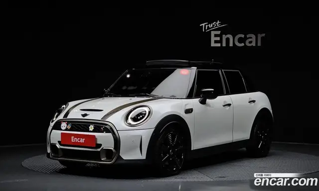 Mini Cooper, 2023, 19 412 км