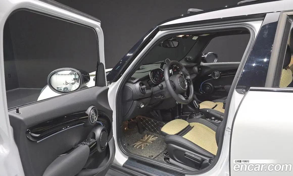 Mini Cooper 2023 2.0 автомат (гидро), фото 13