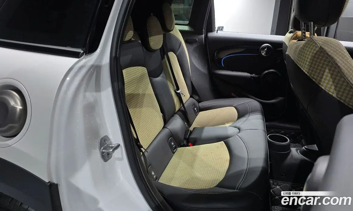 Mini Cooper 2023 2.0 автомат (гидро), фото 17