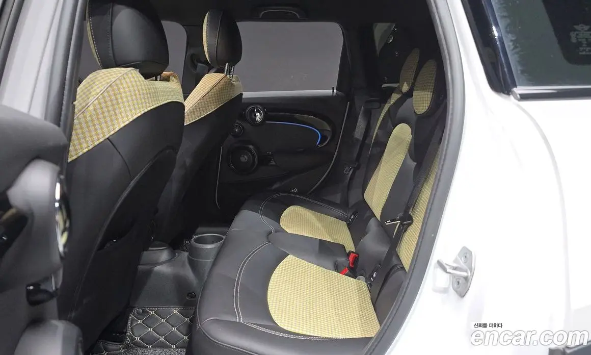 Mini Cooper 2023 2.0 автомат (гидро), фото 18