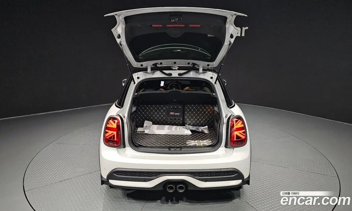 Mini Cooper 2023 2.0 автомат (гидро), фото 26