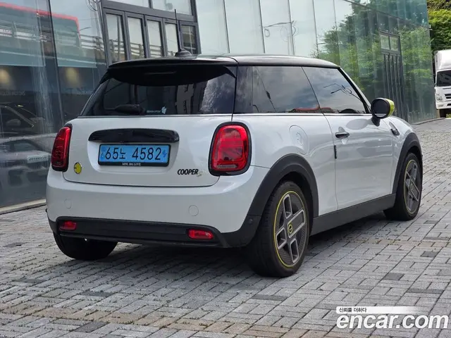 Mini Cooper 2023 автомат (гидро), миниатюра 2