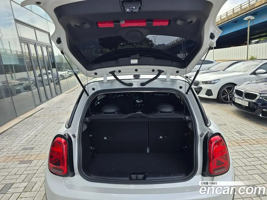 Mini Cooper 2023 автомат (гидро), фото 16