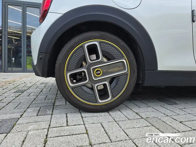 Mini Cooper 2023 автомат (гидро), миниатюра 5