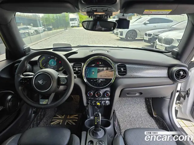 Mini Cooper 2023 автомат (гидро), миниатюра 7