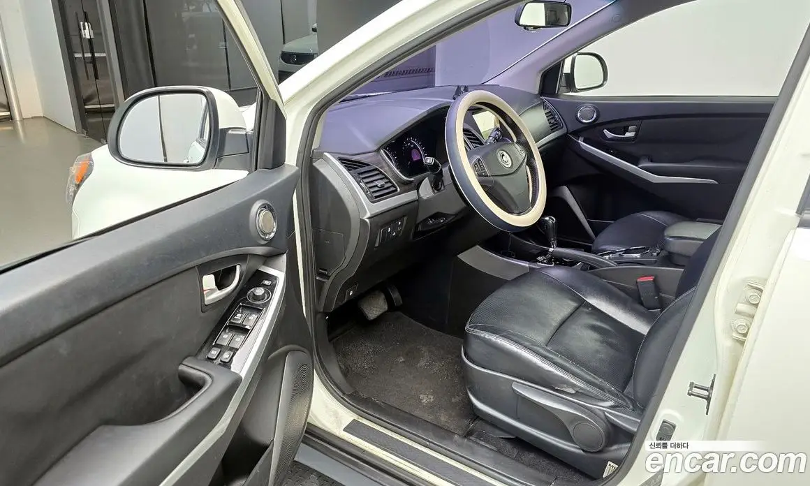 SsangYong Korando 2015 2.0 автомат (гидро), фото 11