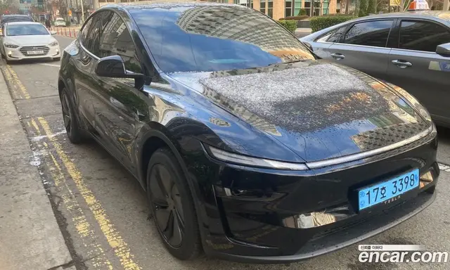 Tesla Model Y 2025 автомат (гидро), миниатюра 3 Tesla Model Y 2025 автомат (гидро), миниатюра 3
