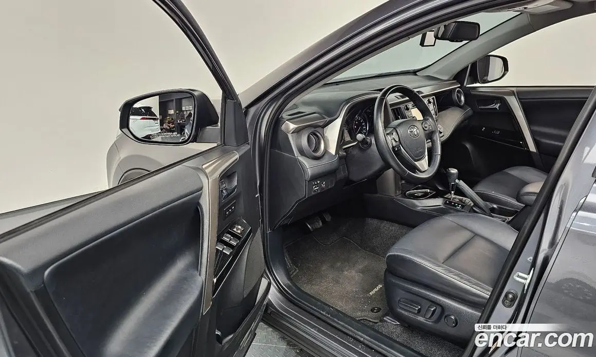 Toyota RAV4 2018 2.5 автомат (гидро), фото 13 Toyota RAV4 2018 2.5 автомат (гидро), фото 13