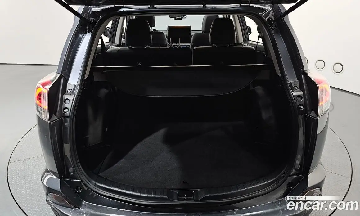 Toyota RAV4 2018 2.5 автомат (гидро), фото 24 Toyota RAV4 2018 2.5 автомат (гидро), фото 24