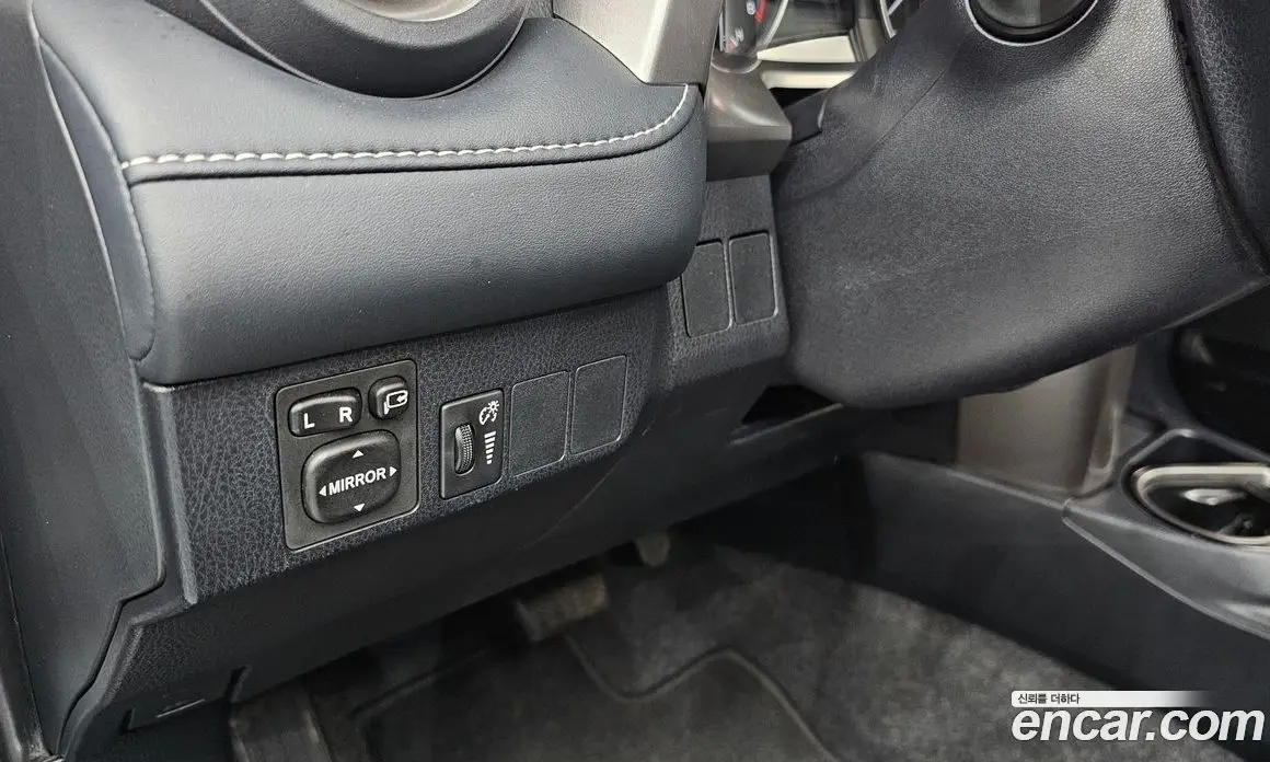 Toyota RAV4 2018 2.5 автомат (гидро), фото 27 Toyota RAV4 2018 2.5 автомат (гидро), фото 27