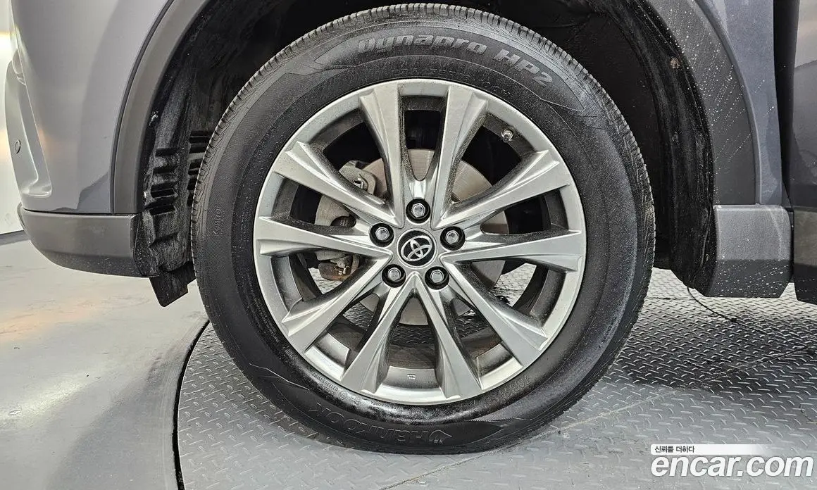 Toyota RAV4 2018 2.5 автомат (гидро), фото 5 Toyota RAV4 2018 2.5 автомат (гидро), фото 5