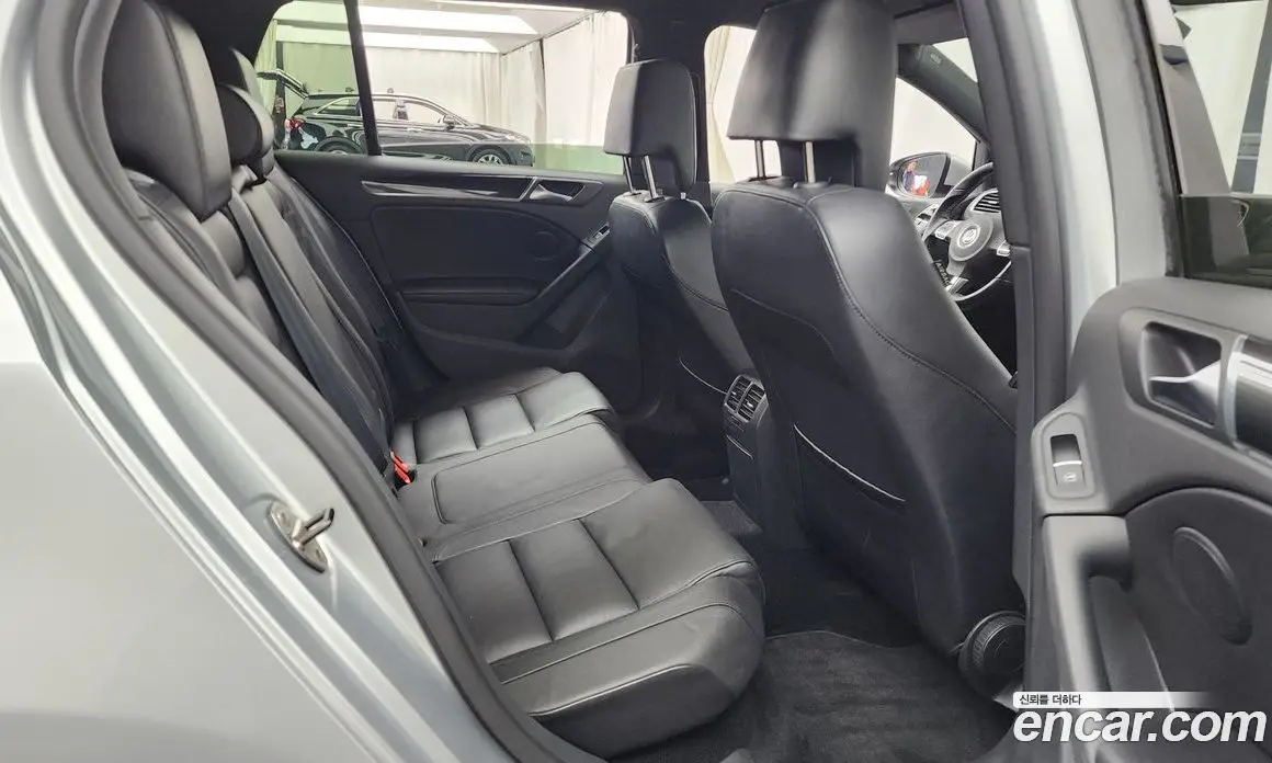 Volkswagen Golf 2010 2.0 автомат (гидро), фото 12
