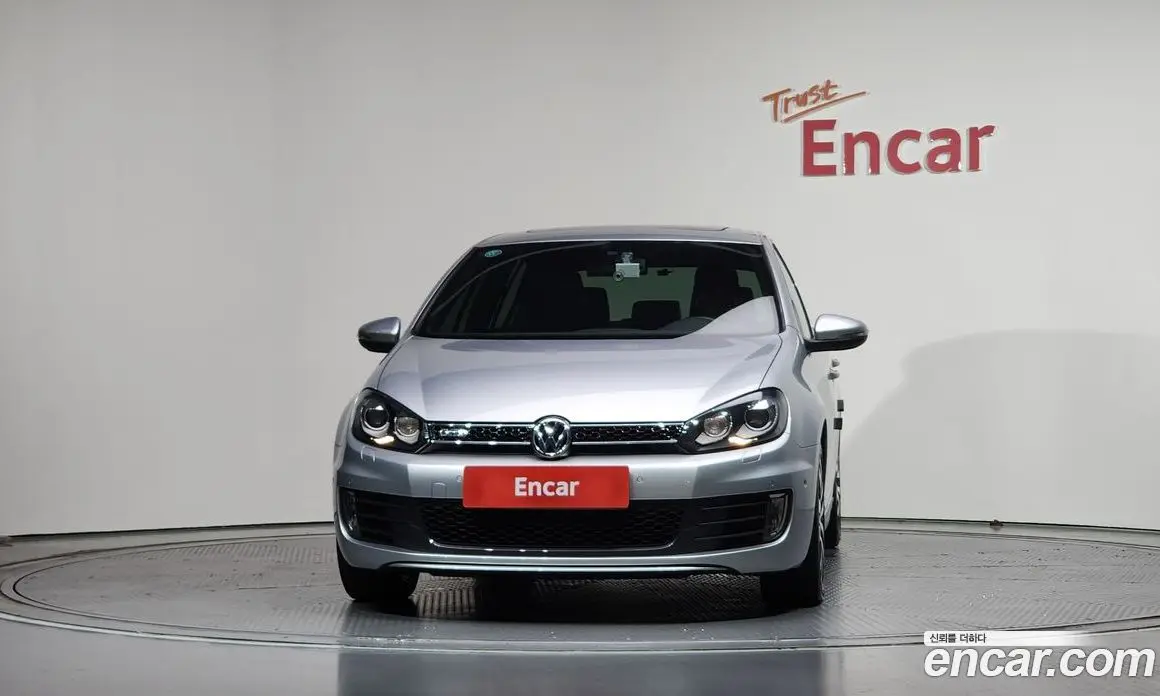 Volkswagen Golf 2010 2.0 автомат (гидро), фото 3