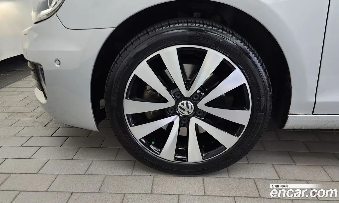 Volkswagen Golf 2010 2.0 автомат (гидро), фото 5