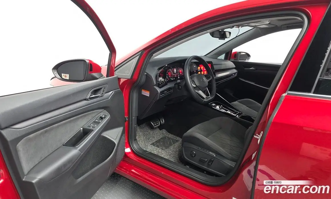 Volkswagen Golf 2024 2.0 автомат (гидро), фото 13