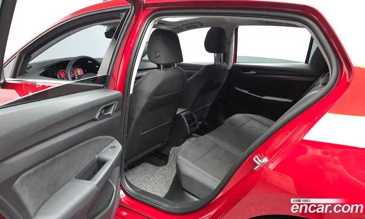 Volkswagen Golf 2024 2.0 автомат (гидро), фото 16