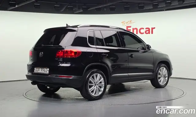 Volkswagen Tiguan 2013 2.0 автомат (гидро), миниатюра 2