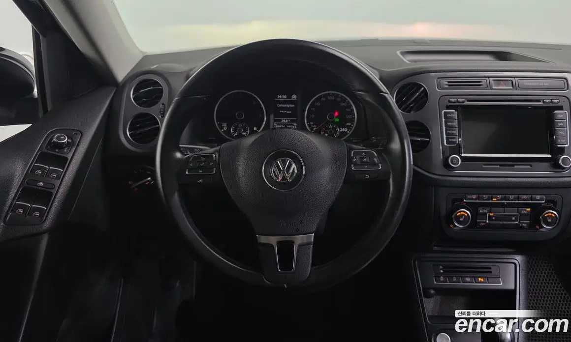 Volkswagen Tiguan 2013 2.0 автомат (гидро), фото 13