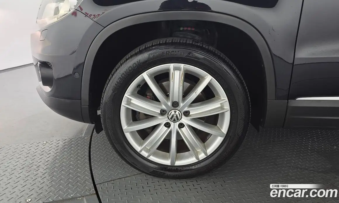 Volkswagen Tiguan 2013 2.0 автомат (гидро), фото 5