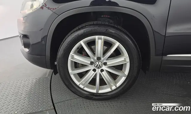 Volkswagen Tiguan 2013 2.0 автомат (гидро), миниатюра 5
