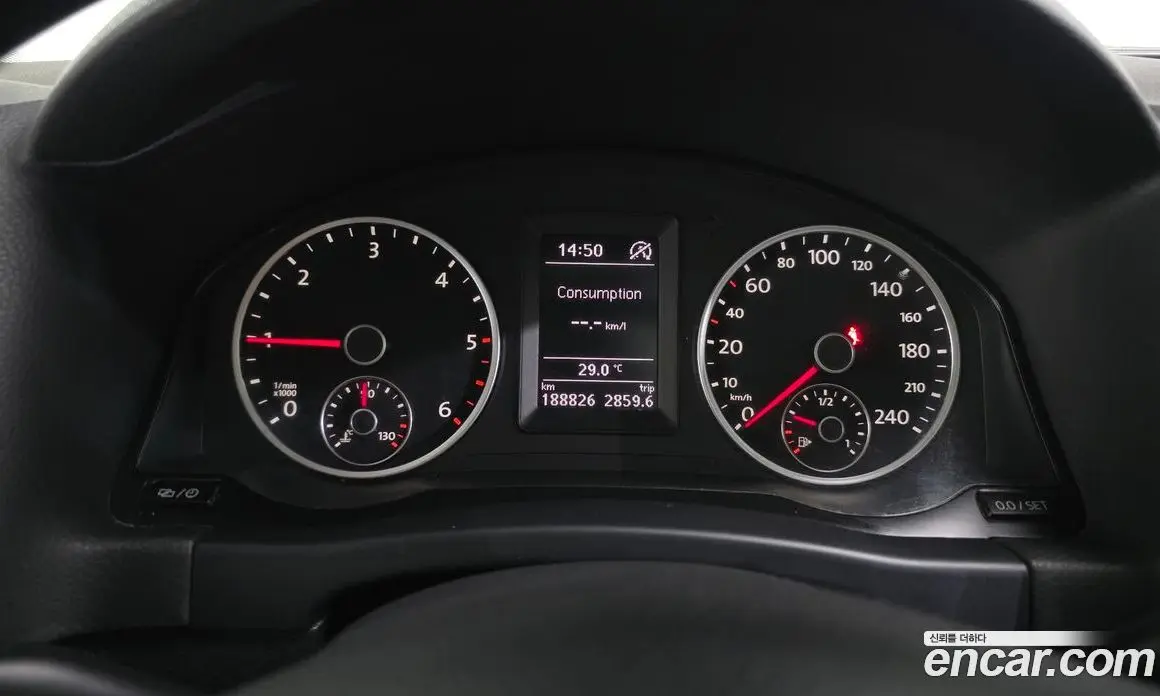 Volkswagen Tiguan 2013 2.0 автомат (гидро), фото 8