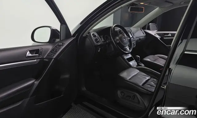 Volkswagen Tiguan 2013 2.0 автомат (гидро), миниатюра 10