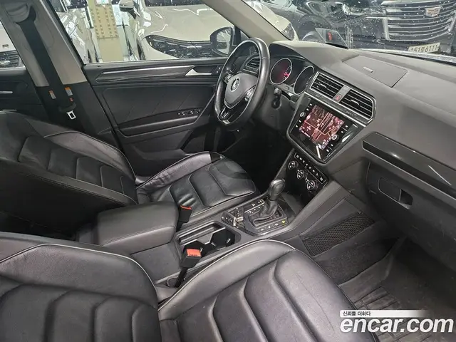 Volkswagen Tiguan 2020 2.0 автомат (гидро), миниатюра 11