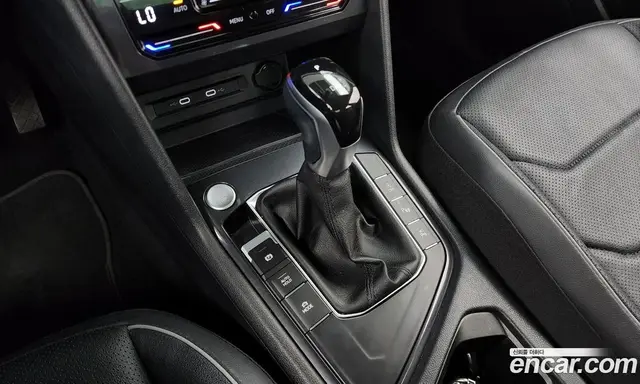 Volkswagen Tiguan 2023 2.0 автомат (гидро), миниатюра 12