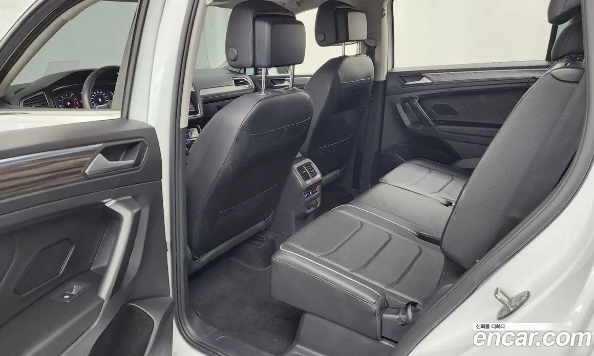 Volkswagen Tiguan 2023 2.0 автомат (гидро), фото 16