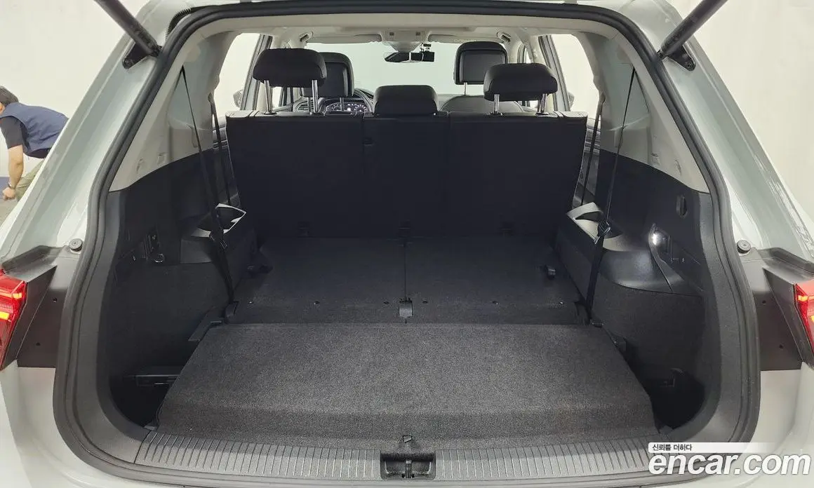 Volkswagen Tiguan 2023 2.0 автомат (гидро), фото 26