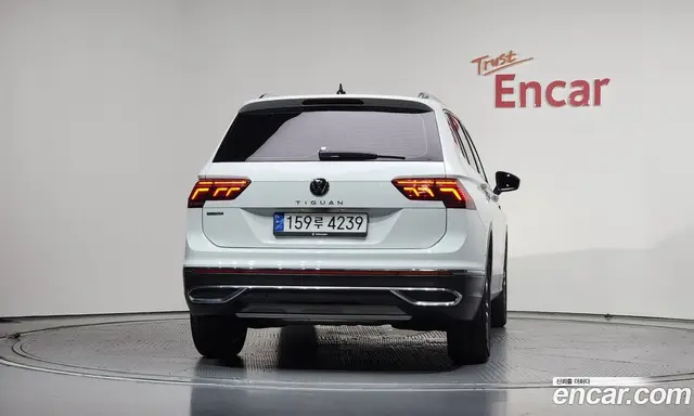 Volkswagen Tiguan 2023 2.0 автомат (гидро), миниатюра 4