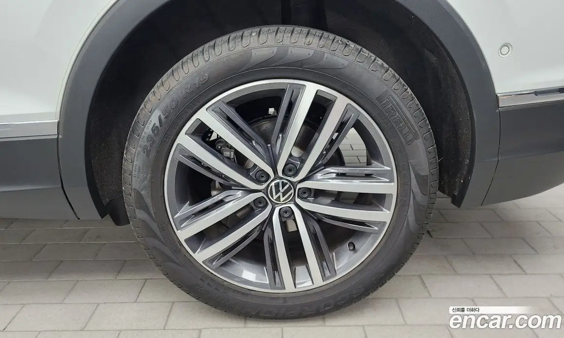 Volkswagen Tiguan 2023 2.0 автомат (гидро), фото 7