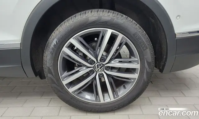 Volkswagen Tiguan 2023 2.0 автомат (гидро), миниатюра 7