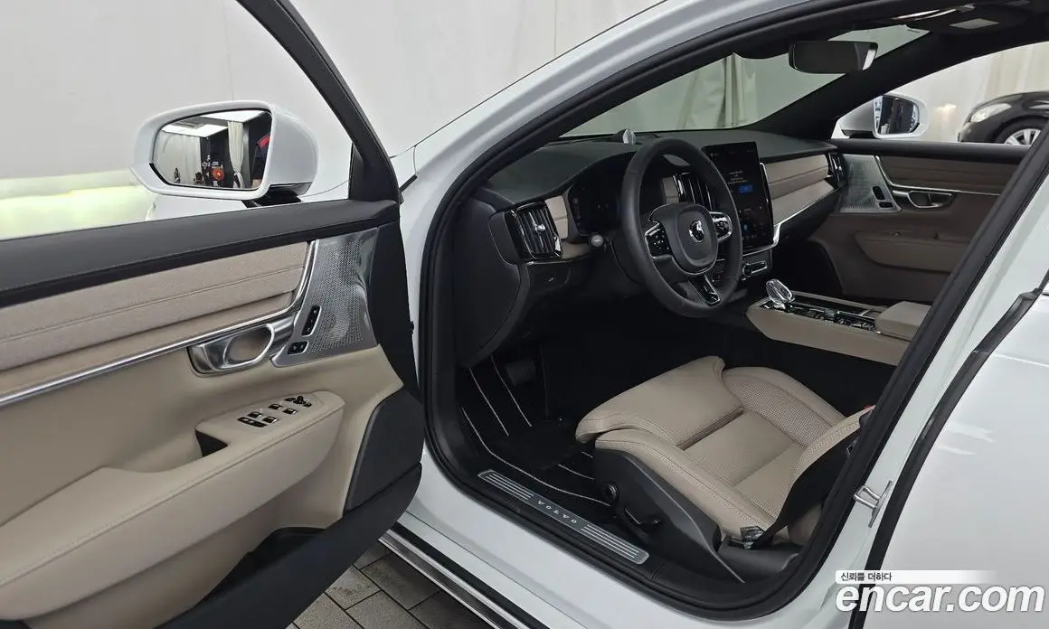 Volvo S90 2025 2.0 автомат (гидро), фото 13