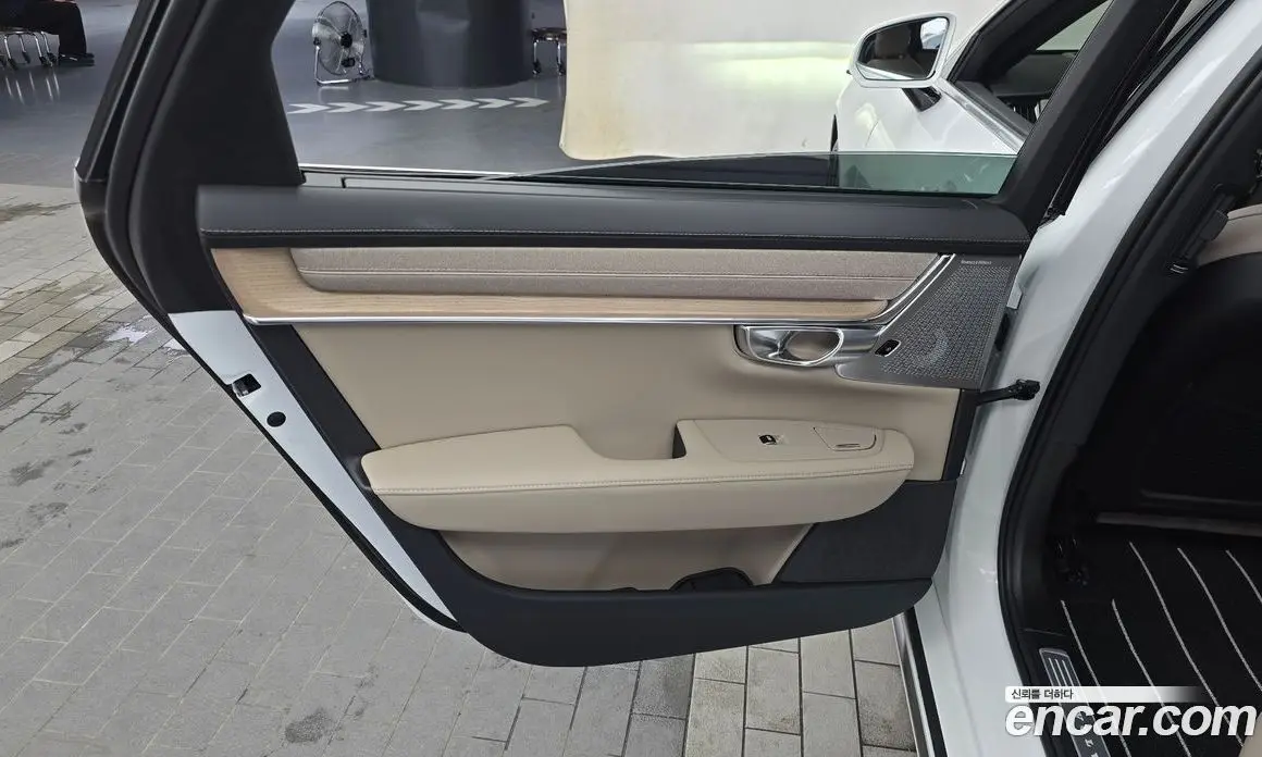 Volvo S90 2025 2.0 автомат (гидро), фото 15