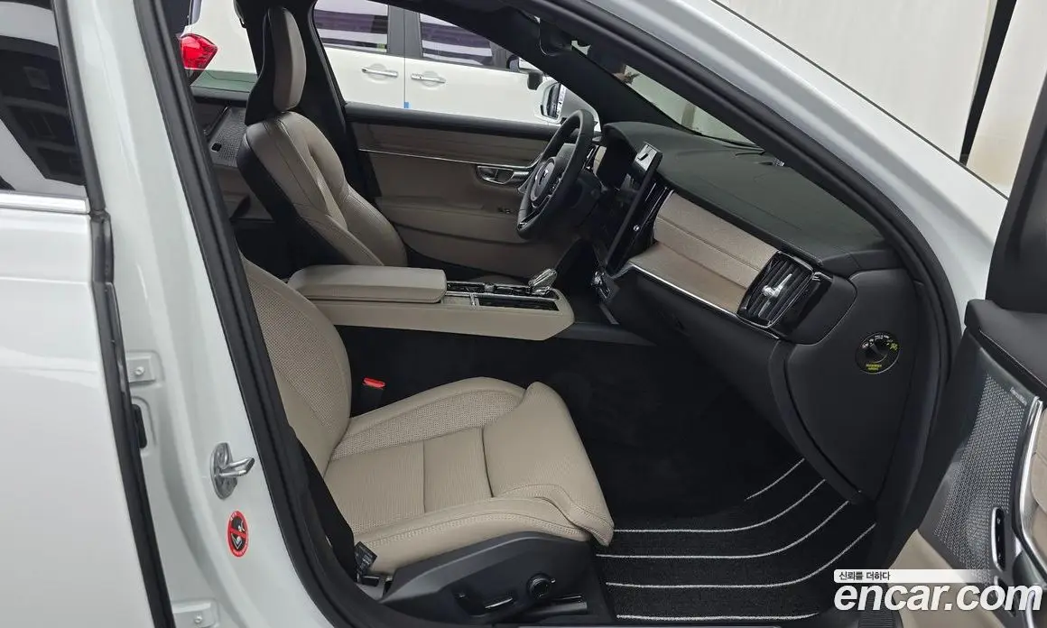 Volvo S90 2025 2.0 автомат (гидро), фото 16