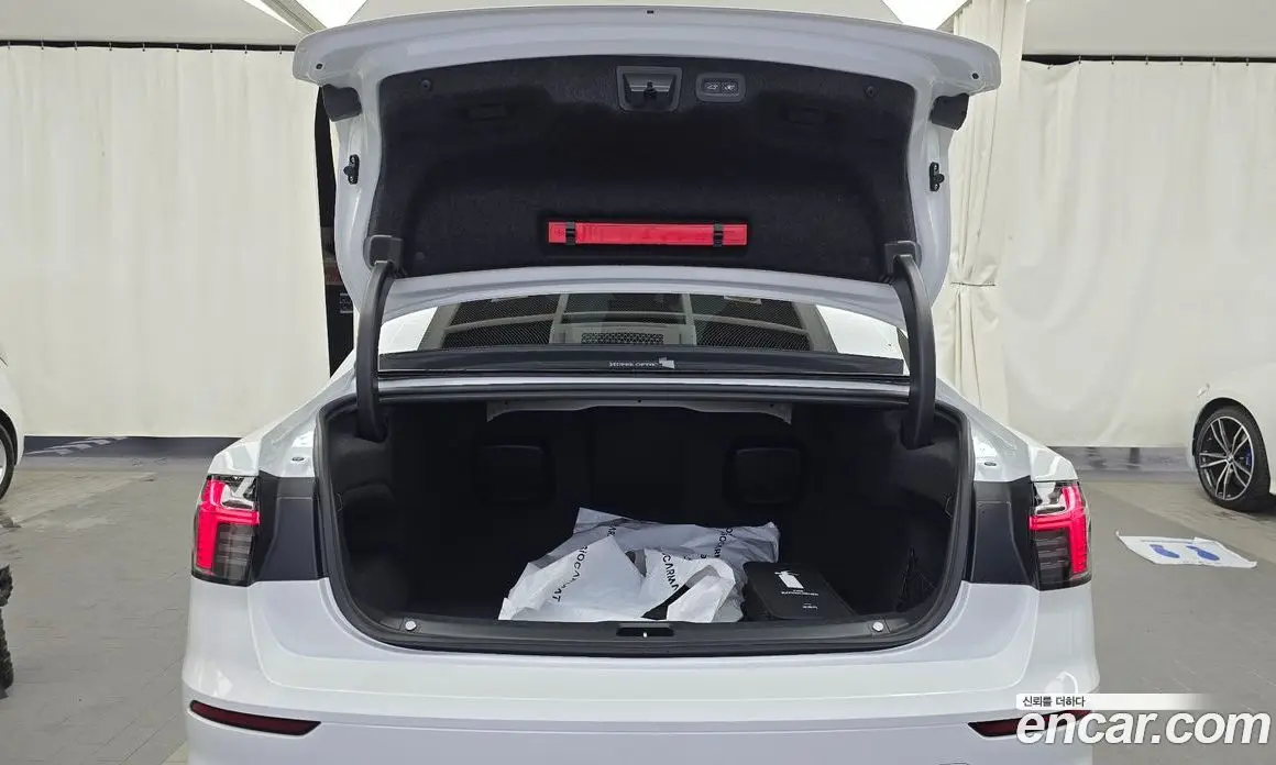 Volvo S90 2025 2.0 автомат (гидро), фото 26