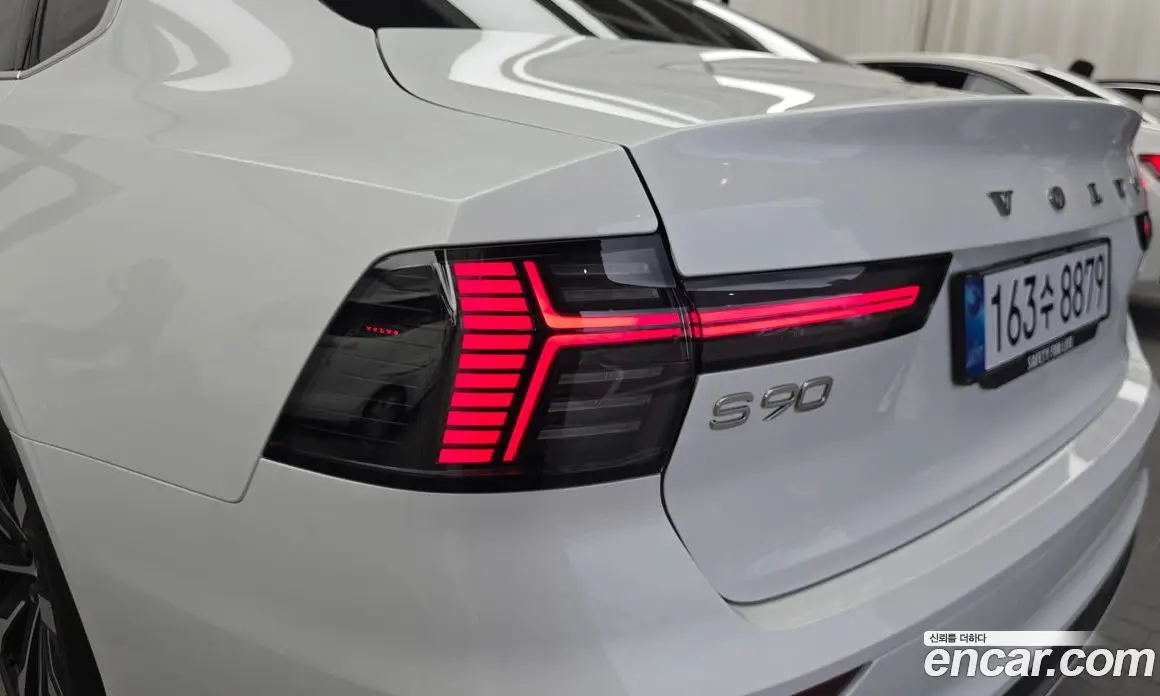 Volvo S90 2025 2.0 автомат (гидро), фото 9