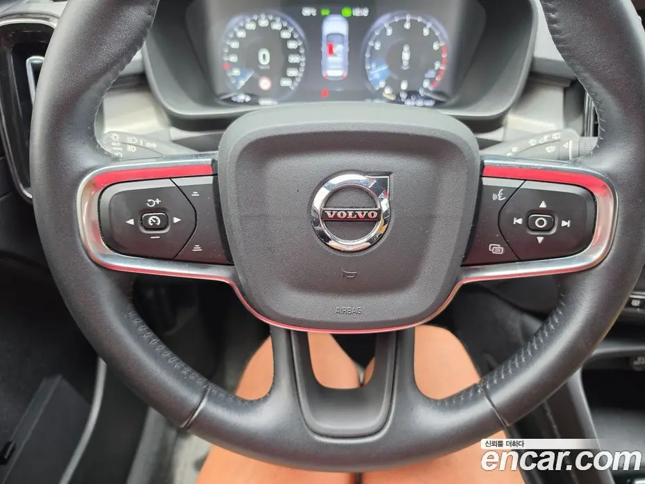 Volvo XC40 2021 2.0 автомат (гидро), фото 11
