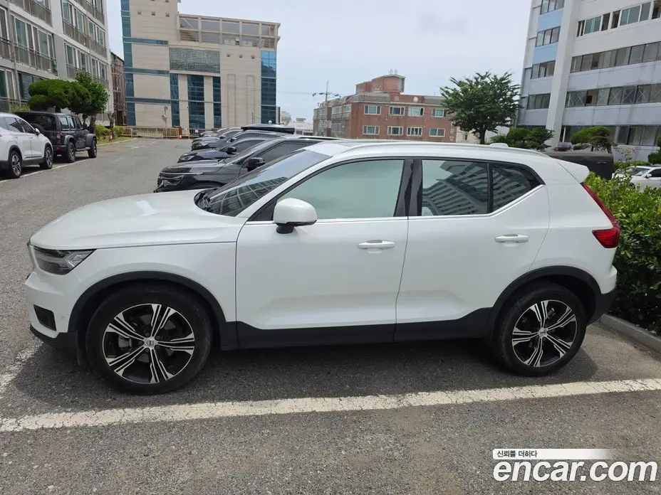 Volvo XC40 2021 2.0 автомат (гидро), фото 3