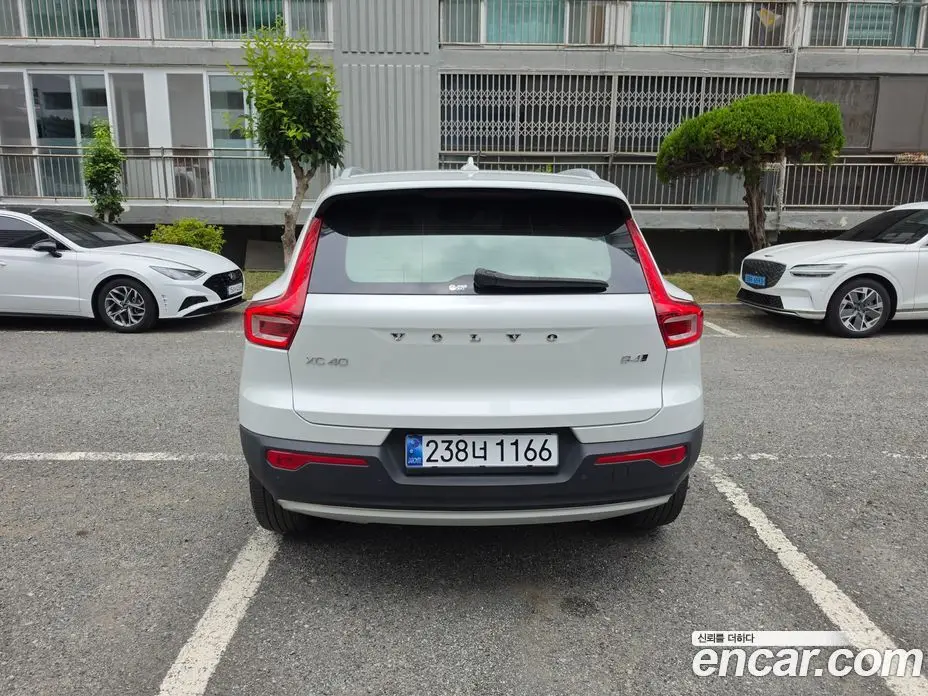 Volvo XC40 2021 2.0 автомат (гидро), фото 4