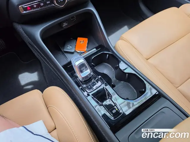 Volvo XC40 2021 2.0 автомат (гидро), миниатюра 9