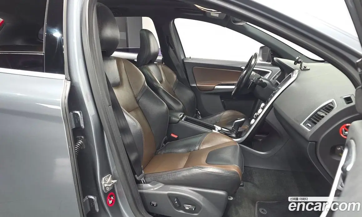 Volvo XC60 2016 2.4 автомат (гидро), фото 11