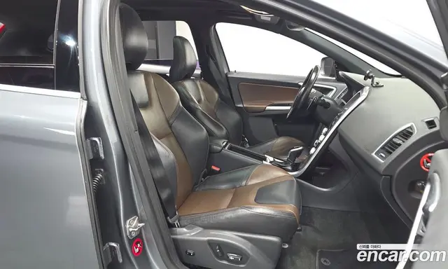 Volvo XC60 2016 2.4 автомат (гидро), миниатюра 11